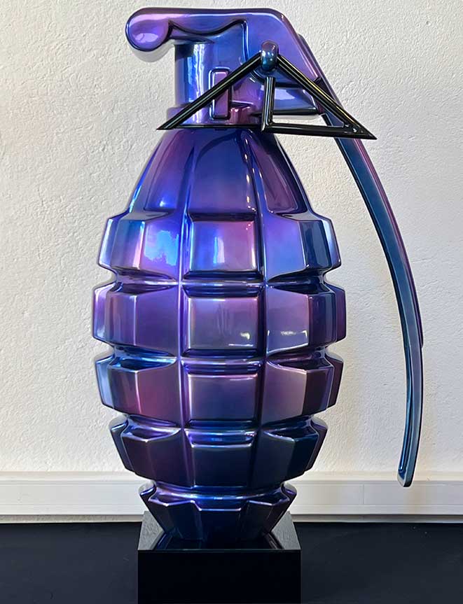 Axel LEFRANCAIS - Sculpture Grenade Gradient Purple Blue Metal